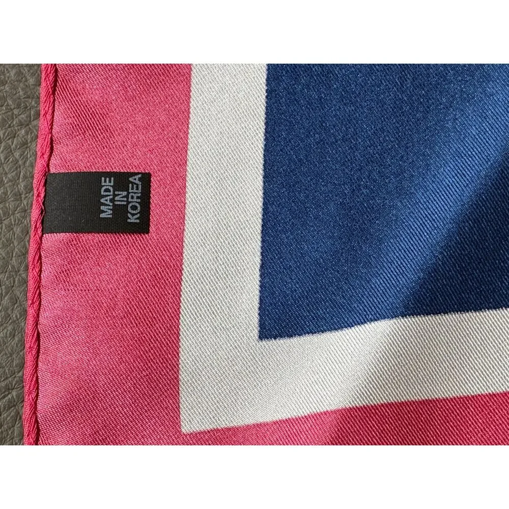 Vintage Vineyard Vines Silk Scarf Pink Whale Print Square Scarf 35 x 35 - Picture 3 of 7
